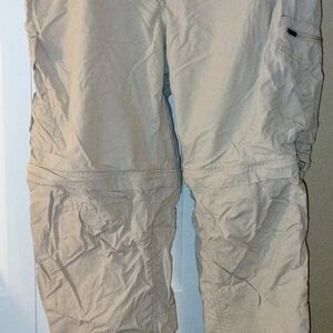 Men's Tan Columbia Omni-Shade Pants. Excellent Condition.